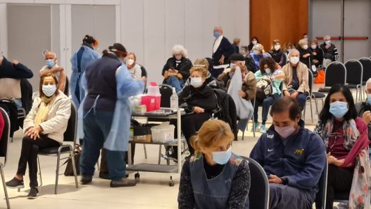 Desde el viernes, tercera dosis para mayores de 70