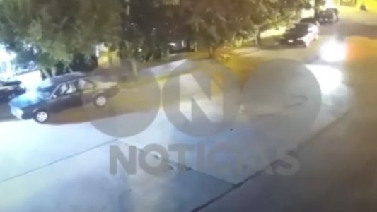Video: Balearon tres estaciones de servicio en Rosario y evalúan suspender la atención nocturna