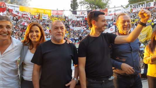 Juntos por el cambio cierra campaña en el teatro Griego