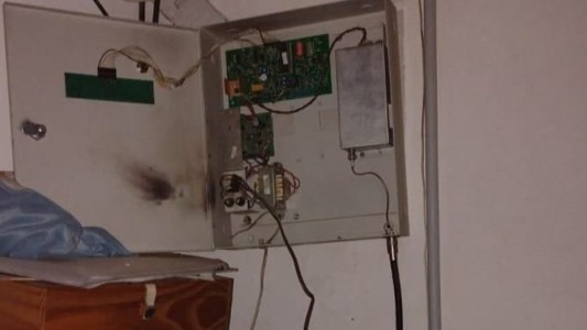 Cayó un rayo en una comisaría de Mar del Plata: tres policías heridos