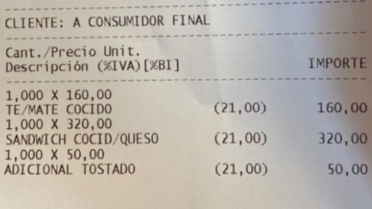 El insólito adicional que le cobraron a un humorista en un bar: "Lo más triste que vi en mi vida"