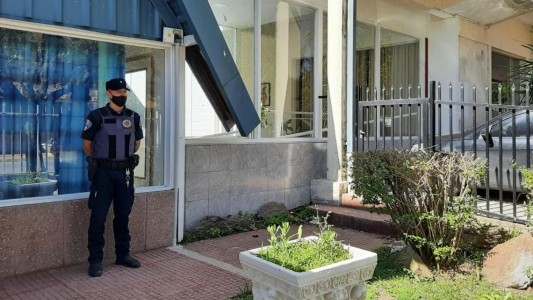 Un hombre murió tras asomar su cabeza por el hueco de la puerta de un ascensor