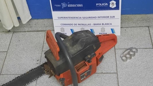 A lo "Masacre de Texas": automovilista enojado amenazó a otro con una motosierra