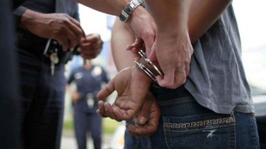 Detienen a un hombre que se compró una casa con el dinero donado para tratar el cáncer de su hijo