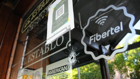 Inseguridad sin límites en Rosario: atacaron a tiros a dos locales gastronómicos, hay heridos