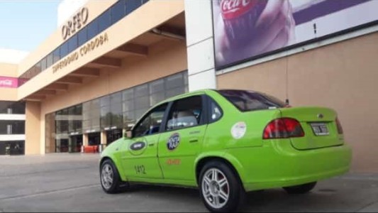 Le robaron su remis, la única fuente de trabajo y pide ayuda para encontrarlo