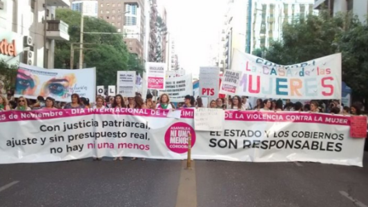 25-N en Córdoba: un detenido y una policía herida