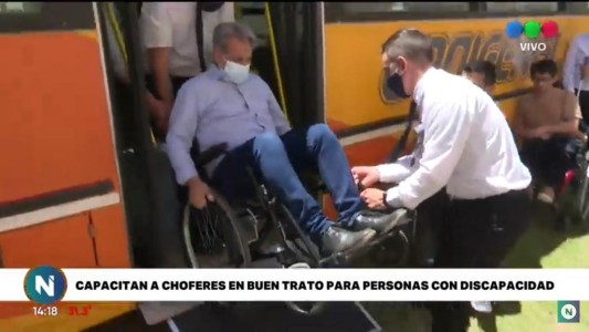 Capacitan a choferes para mejorar el trato hacia personas con discapacidad