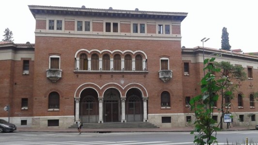 Ciberdelitos sexuales: allanaron el Seminario Mayor y una residencia franciscana