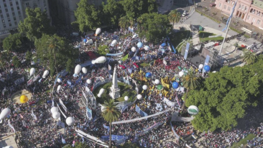 Transporte público gratis desde las 12 para fomentar la asistencia al festejo del 10D