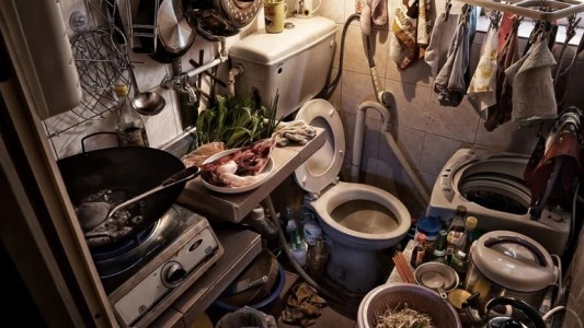 Hong Kong: conocé los detalles de las viviendas-ataúd que habitan más de 200 mil personas