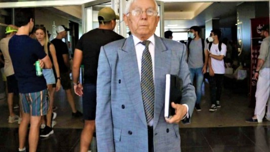 Es chapista de oficio y a los 83 años se recibió de abogado