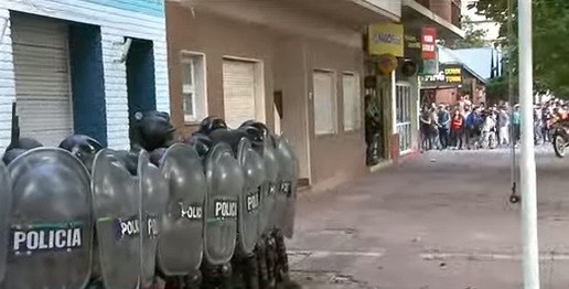 Crimen de Luciano Olivera: incidentes frente a la comisaría de Miramar