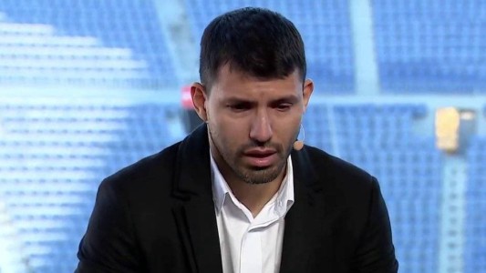"Decidí dejar de jugar al fútbol", confirmó Agüero entre lágrimas