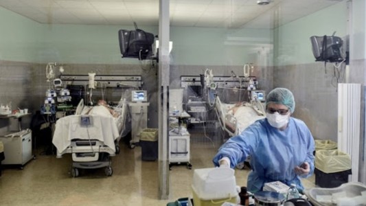 La mitad de los internados por Covid-19 no están vacunados