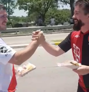 No importan los colores: Uno sabalero y otro de River, juntos festejan este encuentro