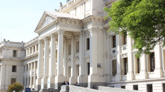 Atención reducida en Tribunales por los casos de Covid