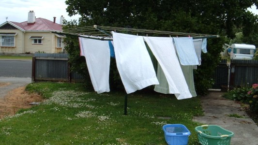 Una embarazada mató de un tiro a un evadido de la cárcel de Batán que estaba en su patio