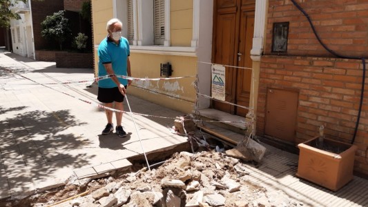 Un hombre ciego cayó a un pozo de Aguas Cordobesas