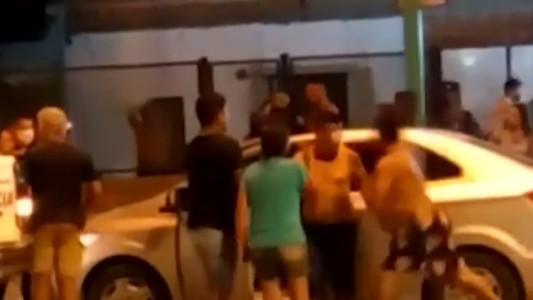 Fueron a comprar sin barbijo y agredieron a empleados: terminó en una batalla campal