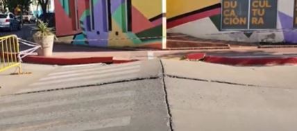 Por las altas temperaturas, en Arroyito reventó el pavimento