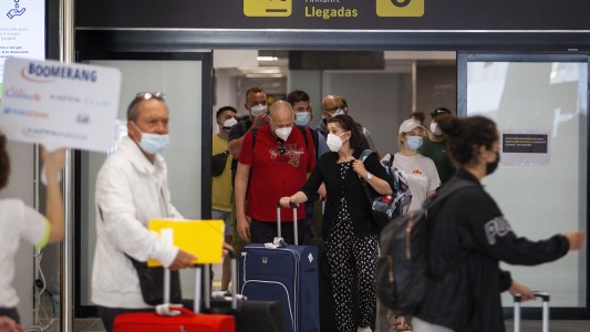 España reintroduce restricciones a los viajes procedentes de Argentina: cuáles son los nuevos requisitos