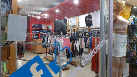 San Vicente: violento robo a un local de ropa