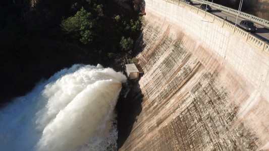 Reapareció la "cola de la novia" en el dique San Roque