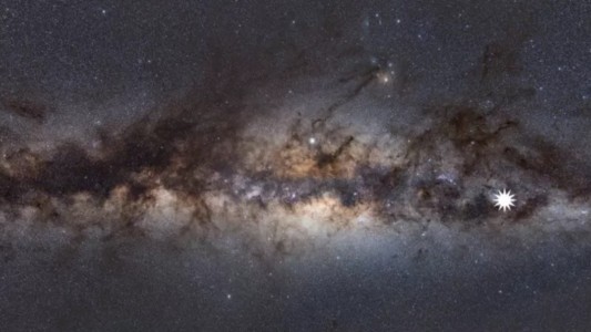 Crece el misterio por el "extraño objeto" descubierto en la Vía Láctea: emite ondas a intervalos regulares