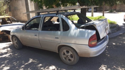 Mostró sus genitales a una policía, huyó, pero los vecinos lo detuvieron