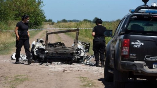 Un invitado dijo que quemó el auto con una de las víctimas adentro porque se asustó