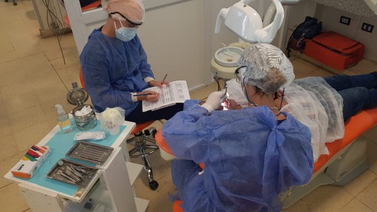 La facultad de odontología de la UNC comenzó con clases presenciales