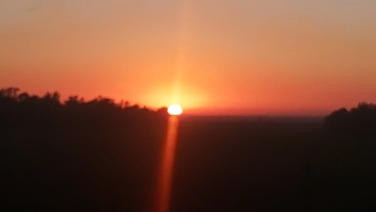 Miércoles cálido y despejado