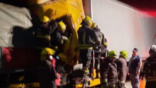 Choque de camiones en Villa María