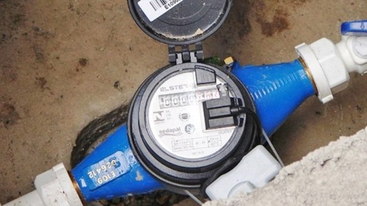 Tres adolescentes detenidos mientras robaban medidores de agua