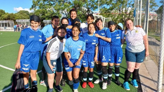 Fútbol: Se preparan las "Murciélagas"