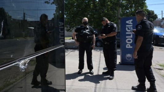 "Estamos en una guerra", dijo el secretario de Seguridad santafesino tras balaceras a seccionales