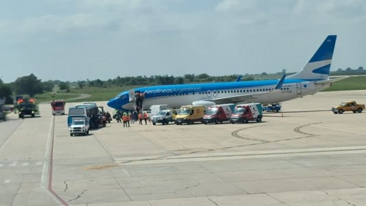 Susto a bordo: un avión aterrizó de emergencia a pocos minutos de iniciar el viaje en Córdoba
