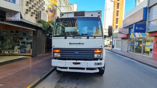 Pasajeros resultaron heridos al chocar un camión contra un colectivo