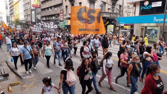 Marcha en contra del ajuste y el acuerdo con el FMI en Córdoba