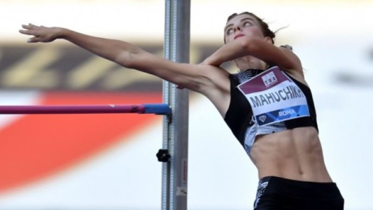 Ucrania tiene a su campeona mundial de atletismo: Mahuchikh se consagró en pista cubierta