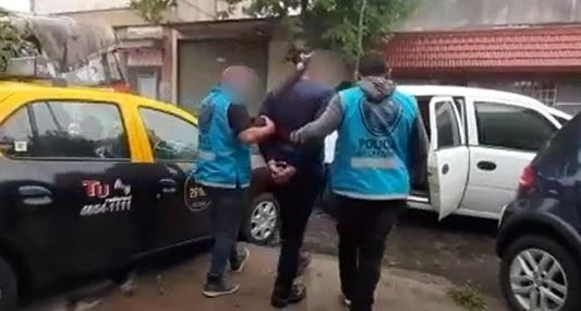 Detienen a un hombre acusado de abusar de un amigo de su hijo en Nueva Pompeya