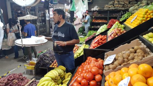 Verdulería municipal en Colonia Almada con precios de hasta un 50% menos