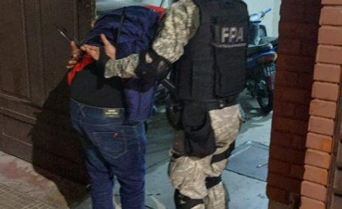 Río Cuarto: tres detenidos y dos kioscos desbaratados