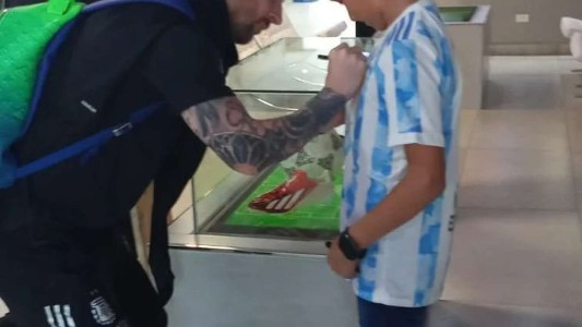 Messi sorprendió a un niño de 12 años que le pintó un cuadro (1)