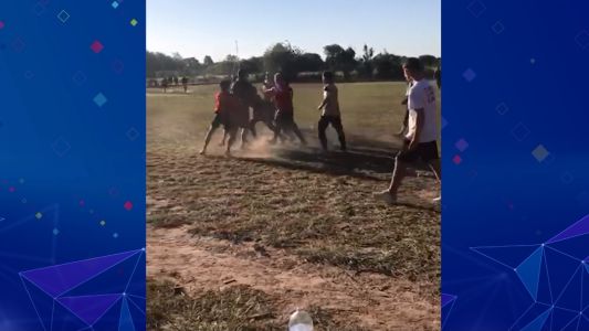 Batalla campal durante un partido de fútbol en barrio Ituzaingó