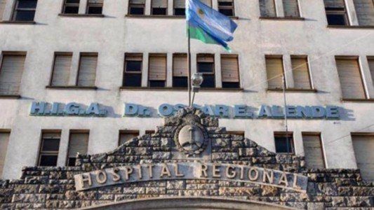 Una mujer discutió con un vecino, lo baleó y se escapó