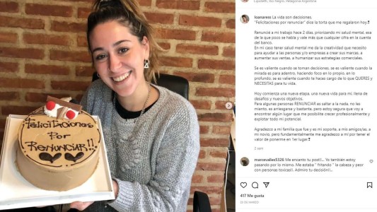 Una joven renunció a un trabajo, recibió un regalo de su hermano y se volvió viral