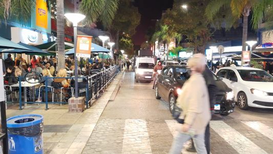 Cientos de turistas llegaron a Carlos Paz por el finde XXL