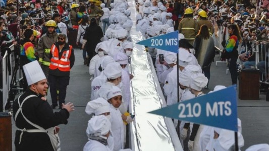 Bariloche batió otro récord con el chocolate mas largo del mundo